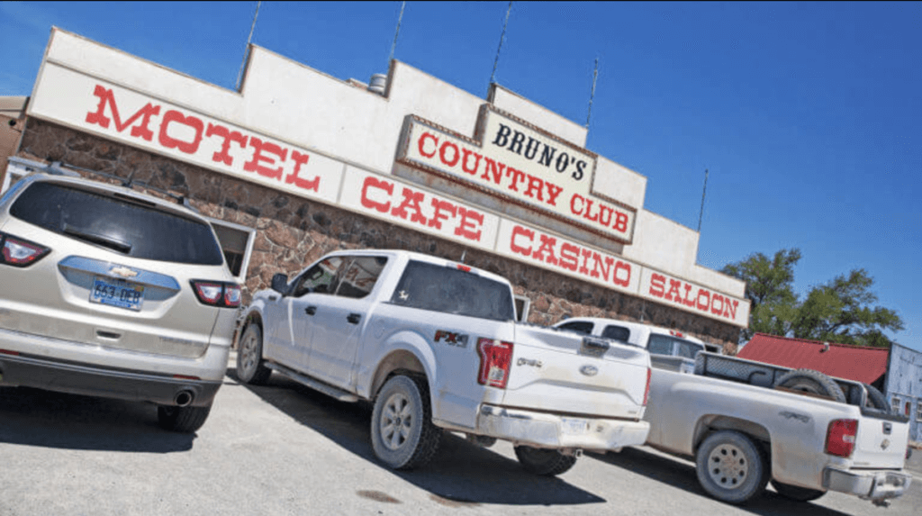 Bruno's Country Club & Motel