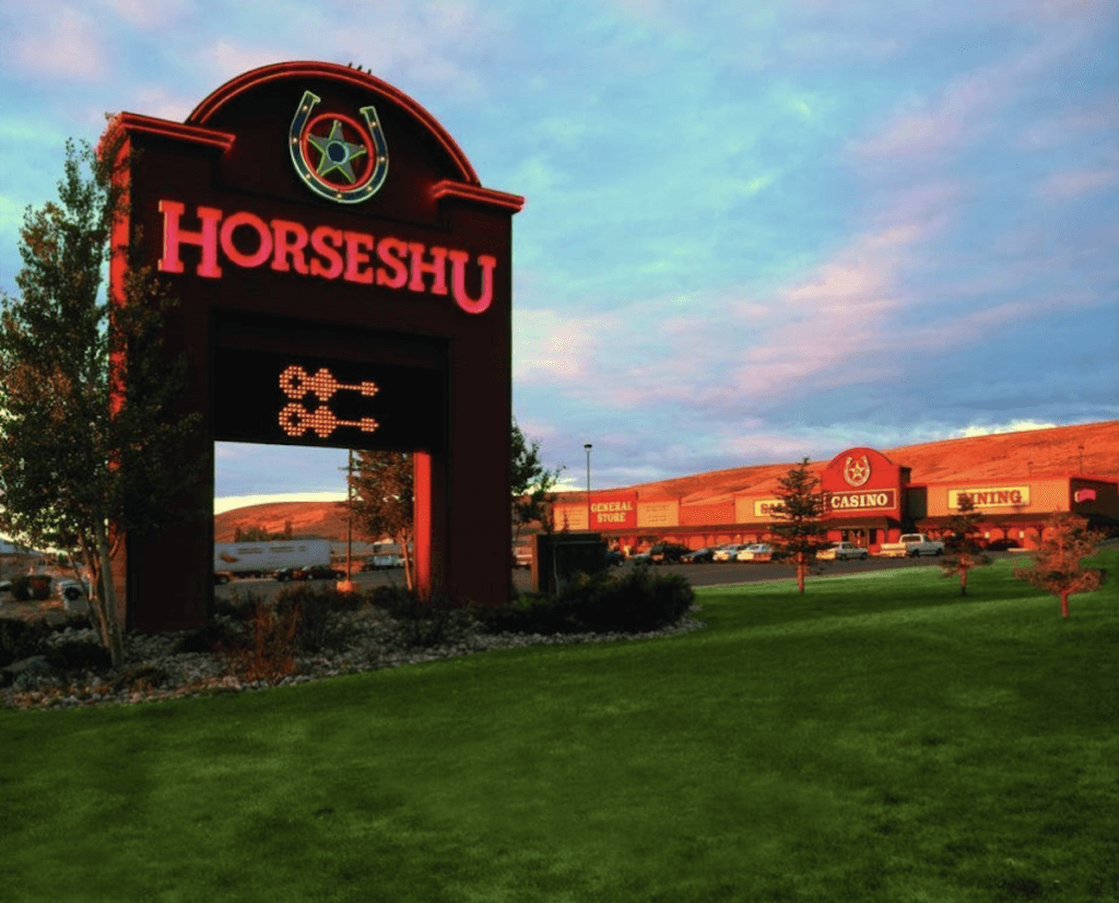 Horseshu Hotel & Casino